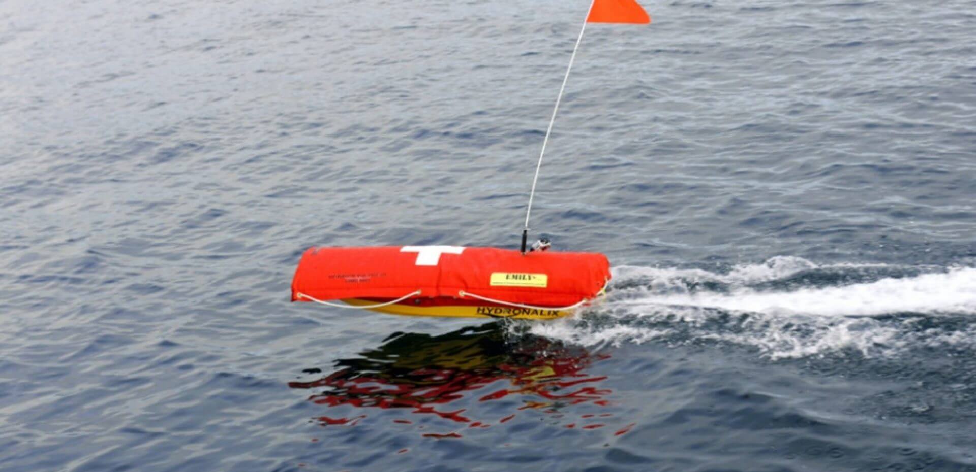 طراحی و ساخت ربات نجات غریق از دریا