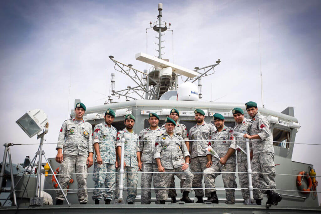 کلاه سبزها و تکاوران نیروی دریایی ارتش بر روی عرشه ناو الوند